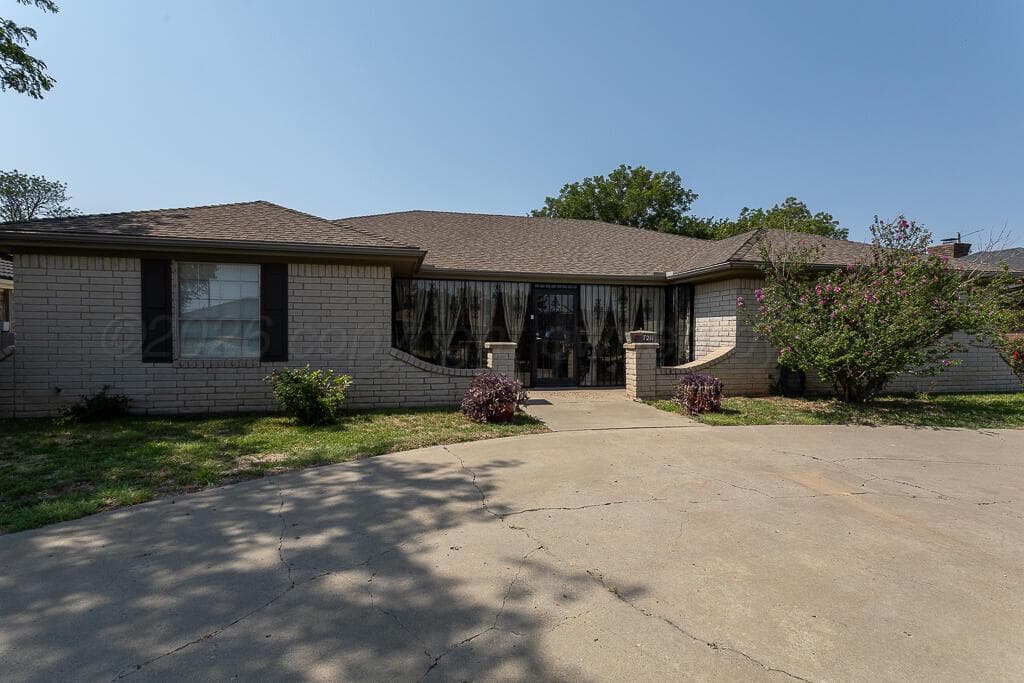 7211 Gainsborough Rd