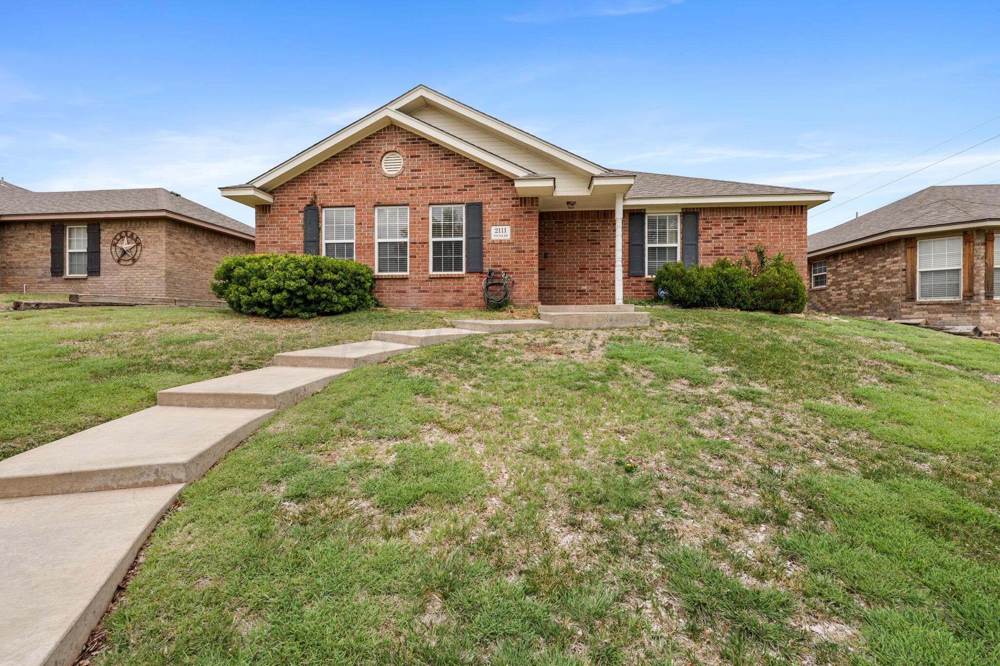 2111 Noah St