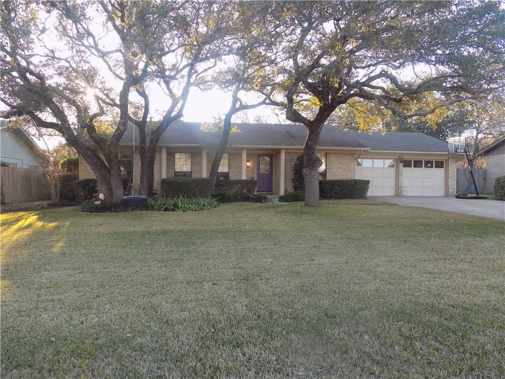103 Deepwood Dr