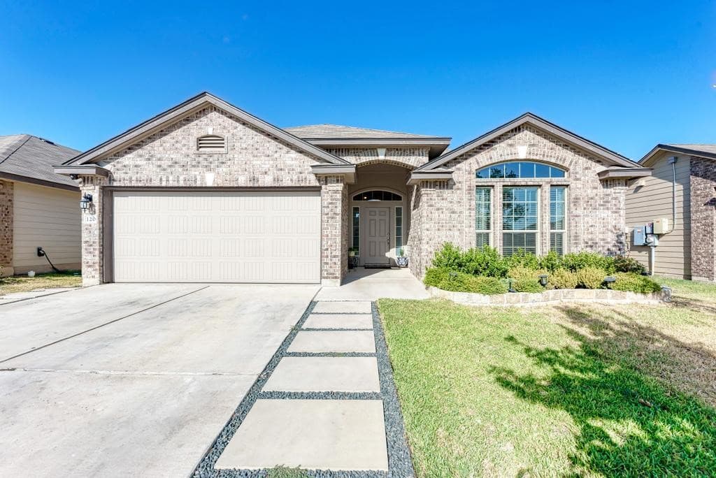 120 Plata Ln