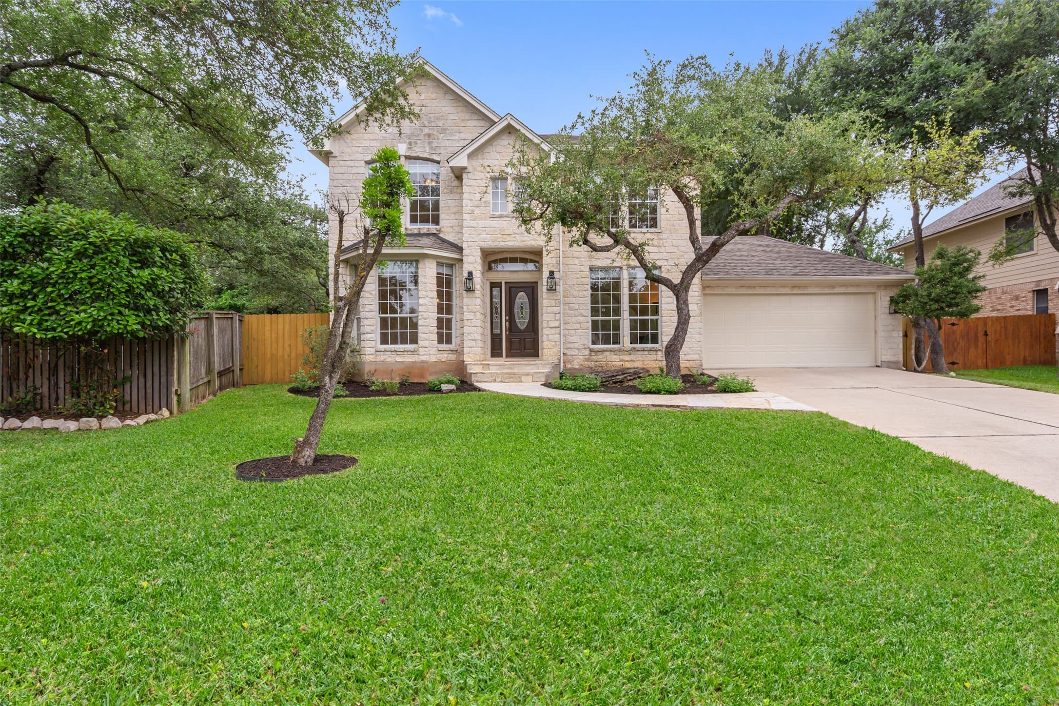 7747 Yaupon Dr