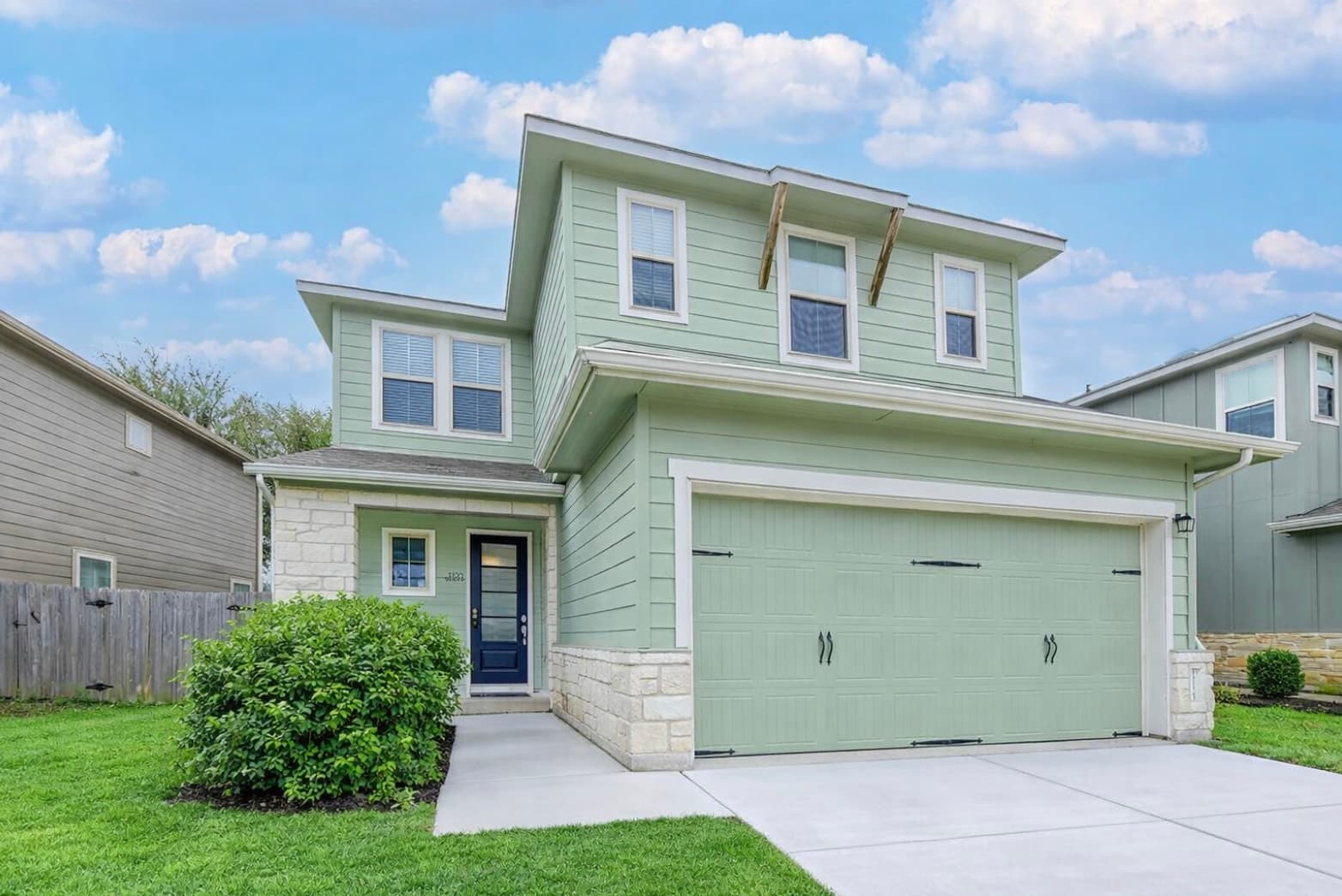 1123 Winifred Dr