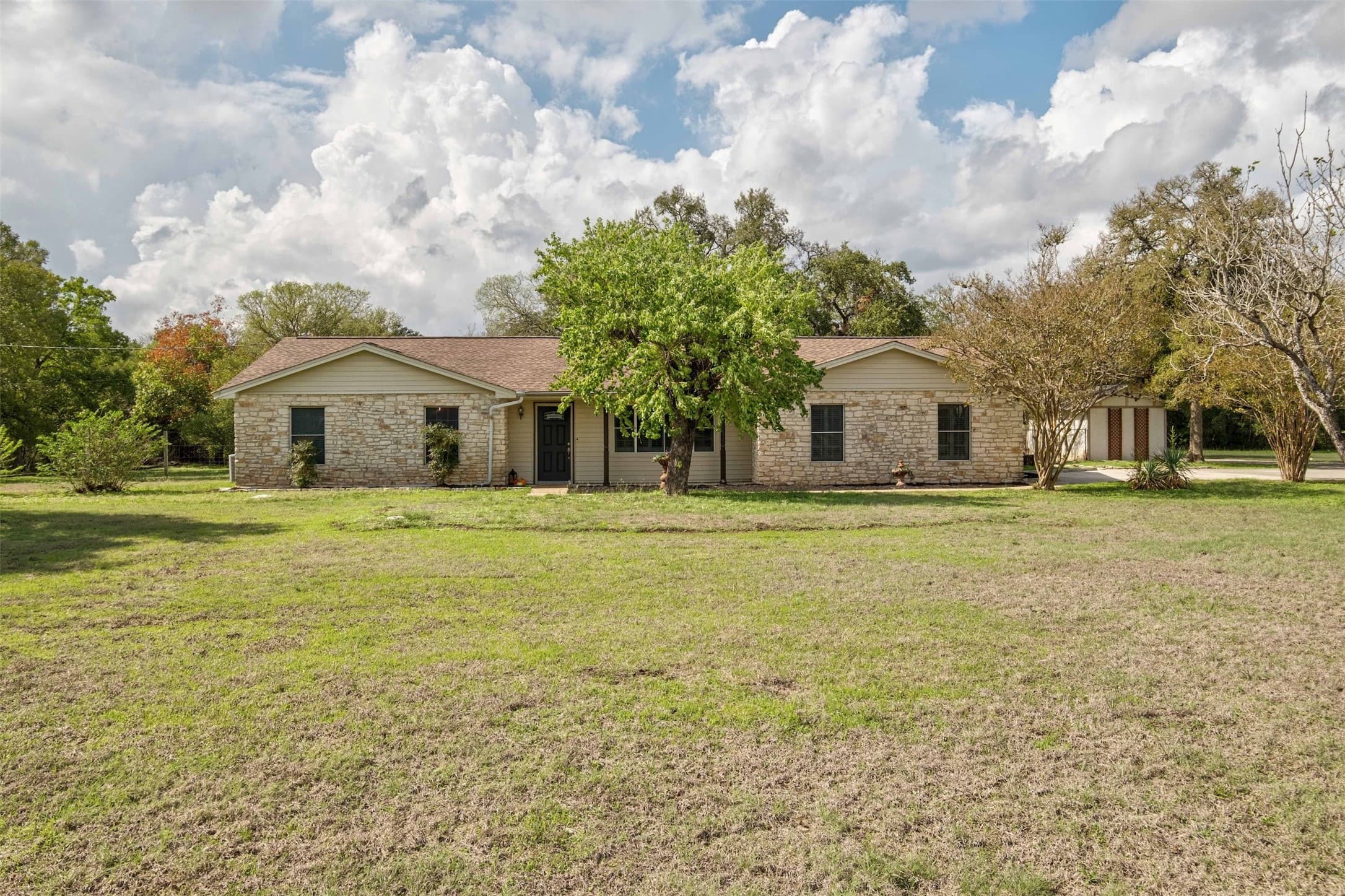 1138 Live Oak Loop