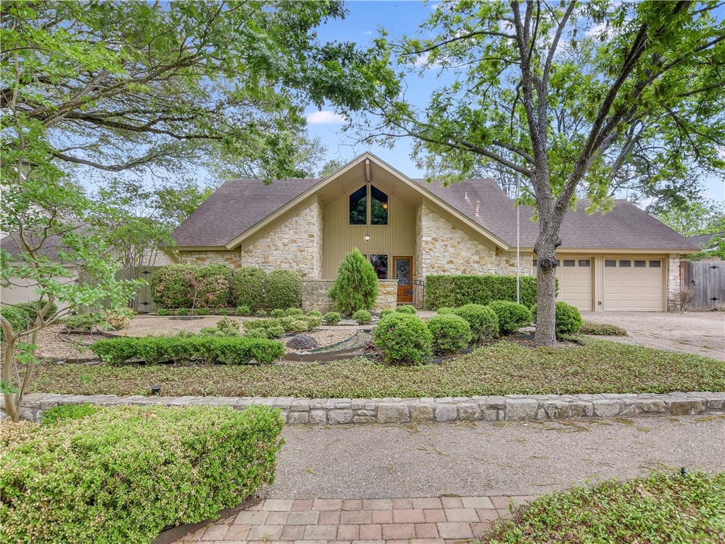 2305 Pebble Beach Dr