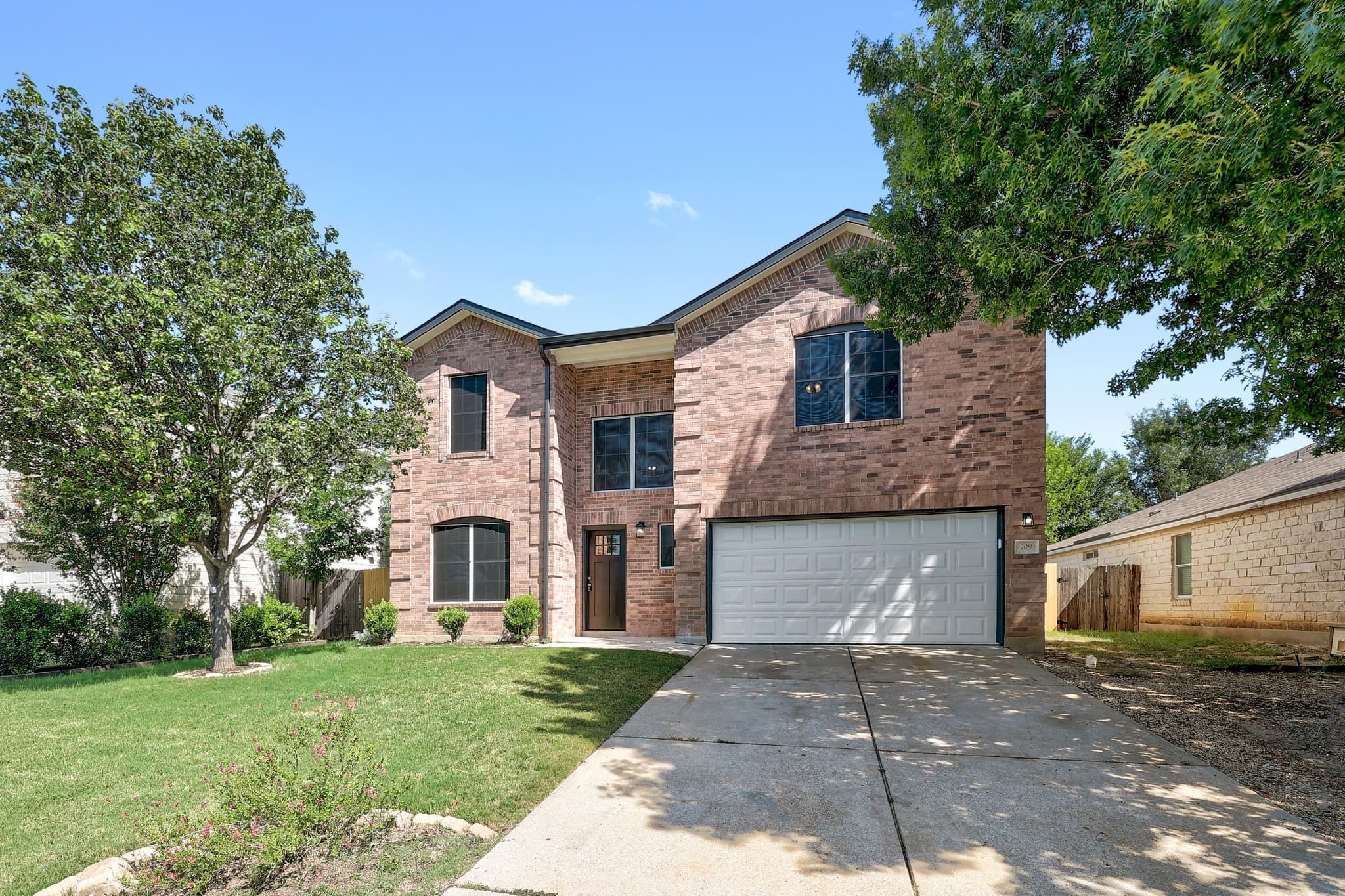 709 Los Robles Rd