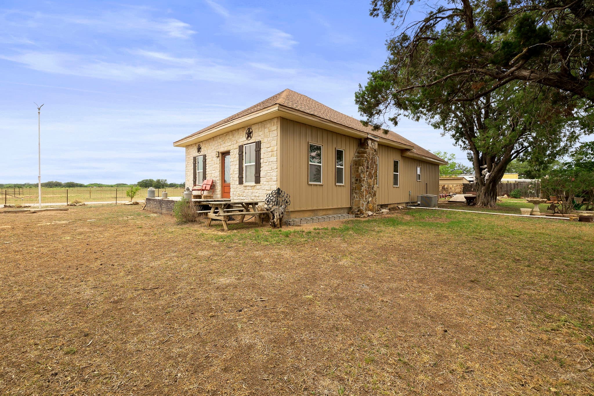 Main property image