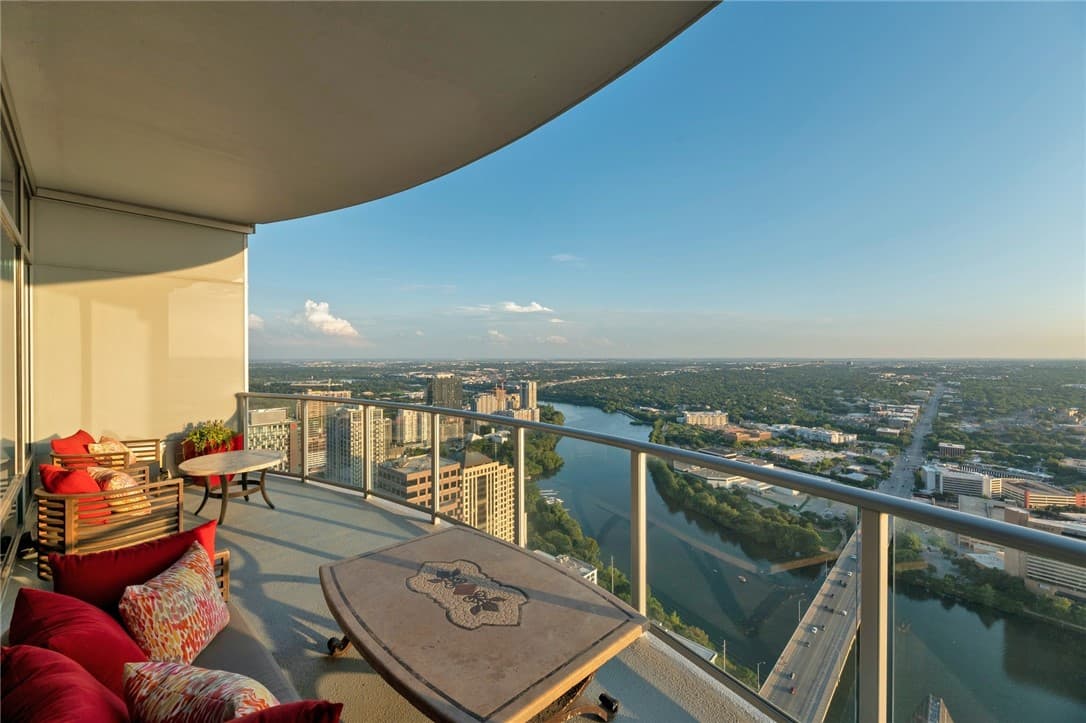 200 Congress Ave Unit 46lx