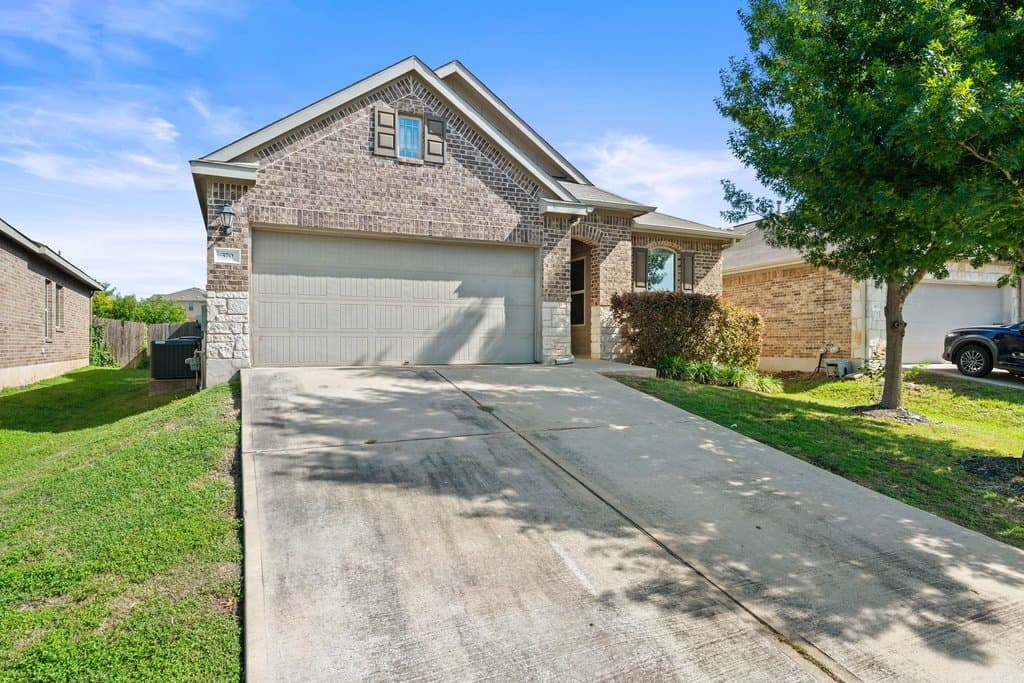 370 Vermilion Marble Trl