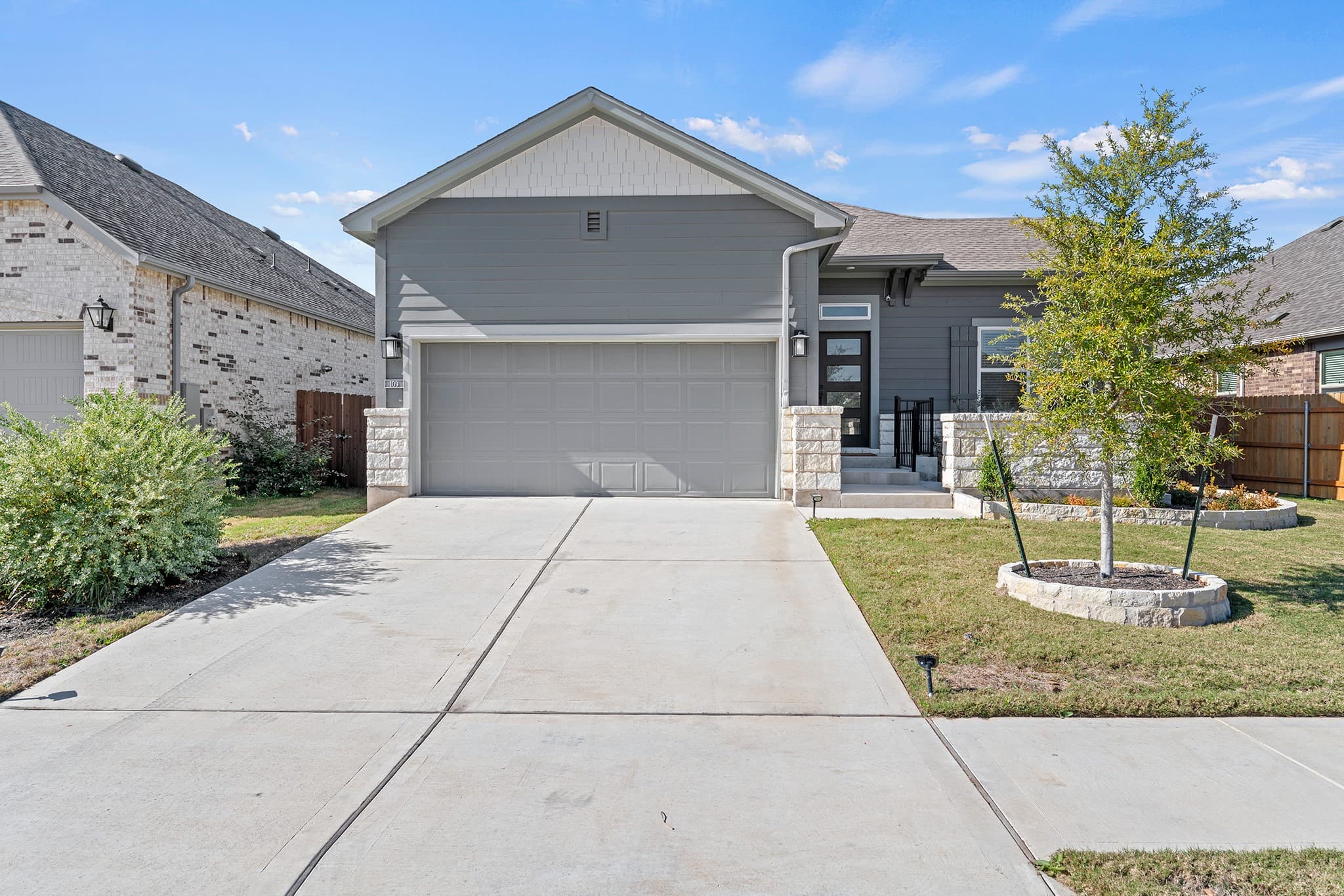 109 Golden Ln