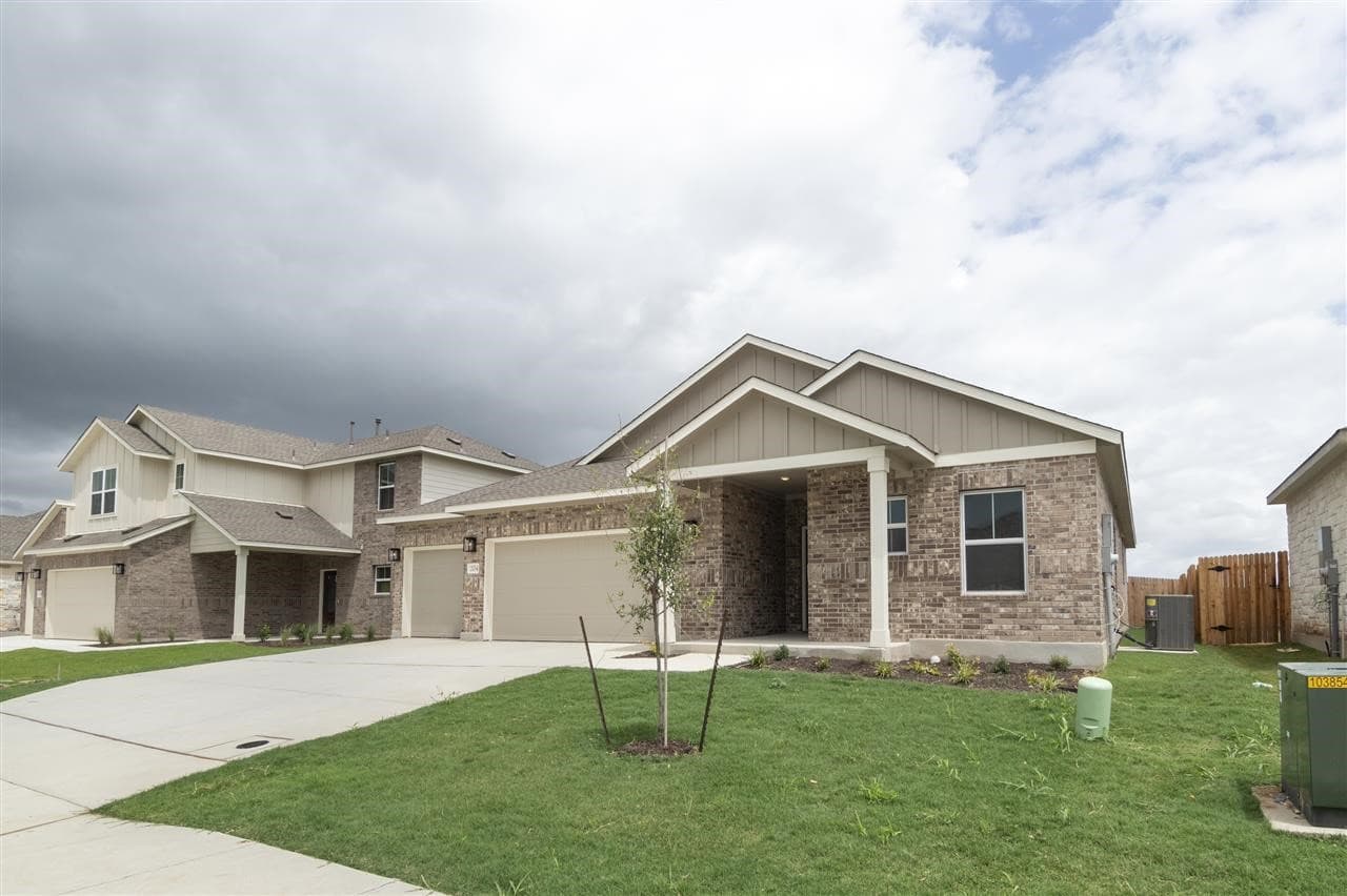 3716 Pin Oak Hls