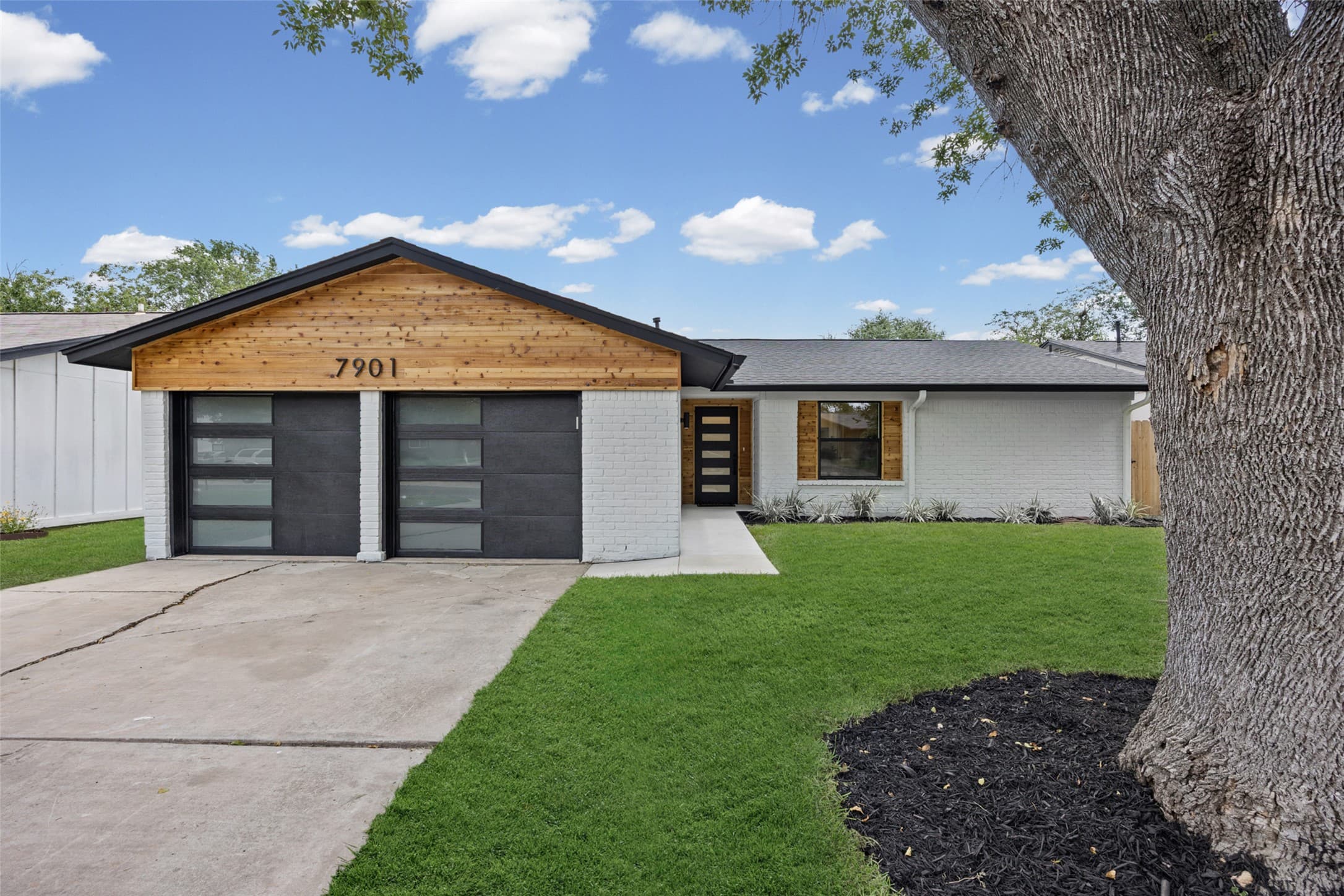7901 Woodcroft Dr