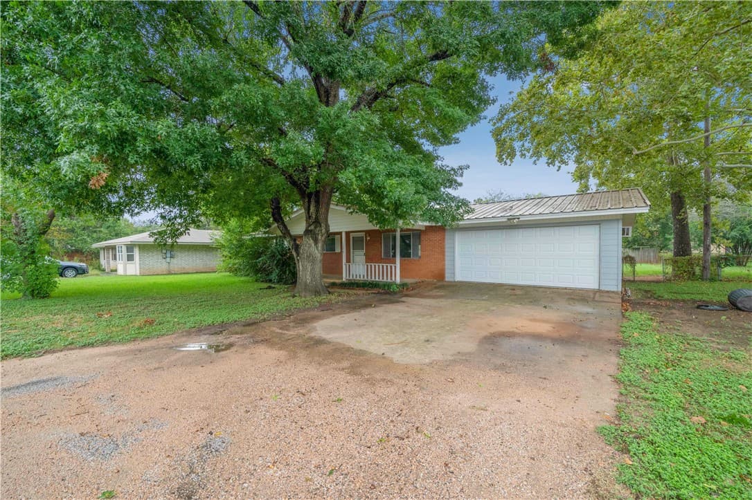 1208 Mulberry Dr