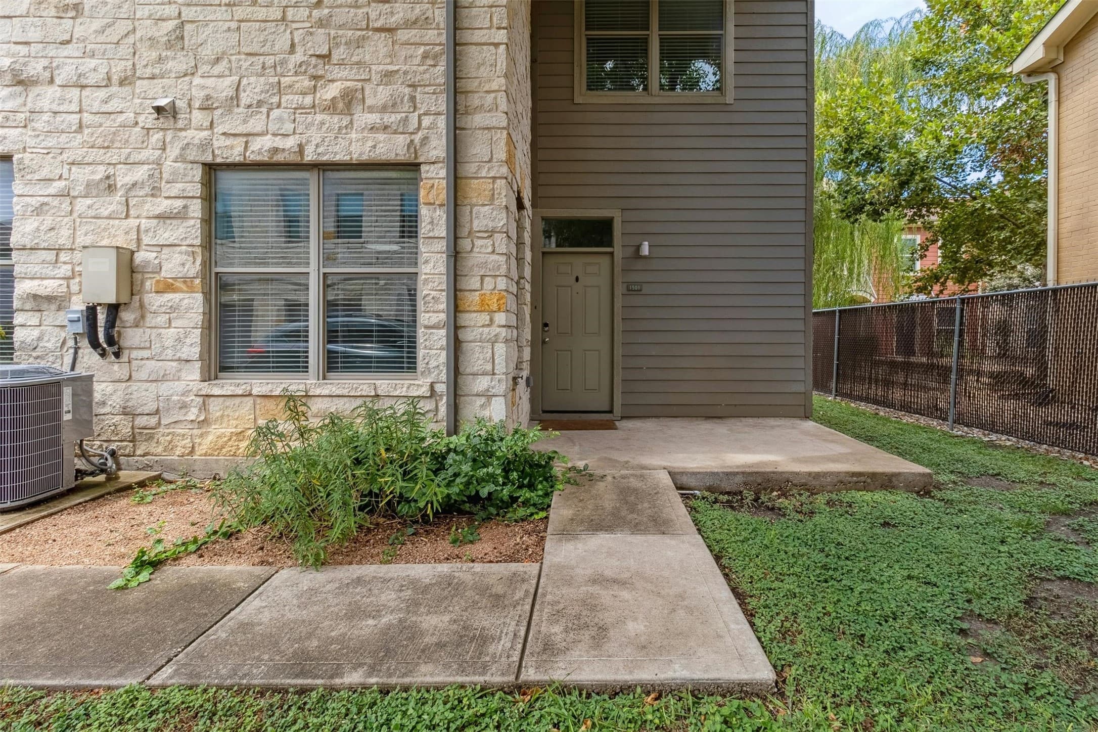 1201 Grove Blvd Apt 1501