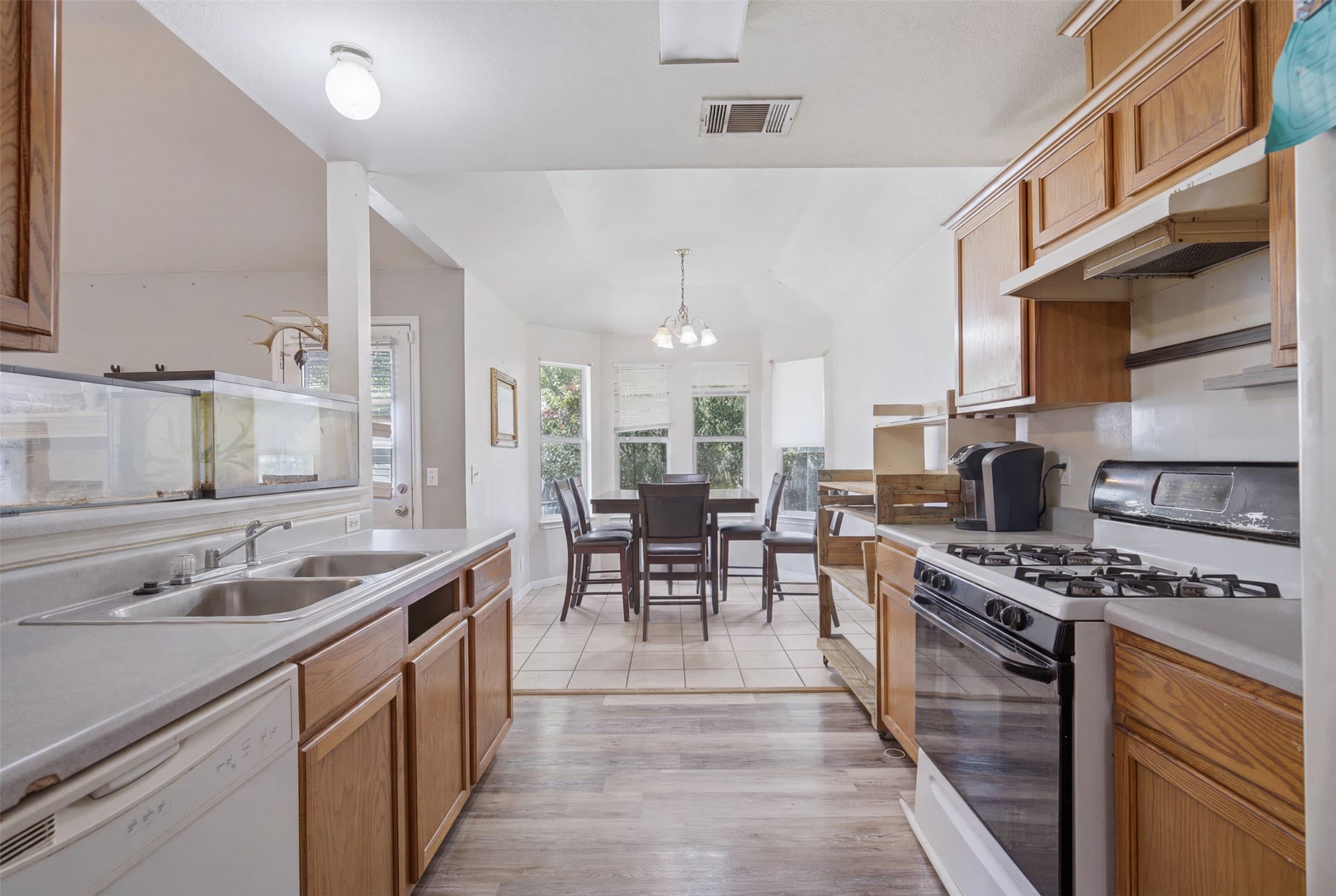 218 Juniper Dr