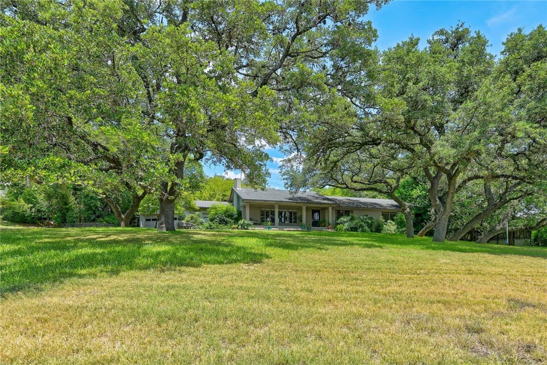 3400 Perry Ln