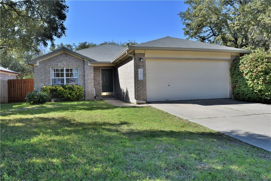 1611 Carriage Hills Trl