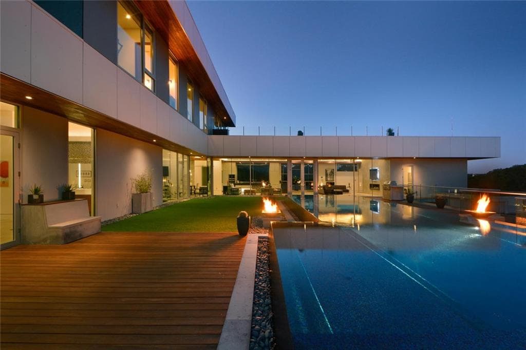 303 Cedar Oak Dr