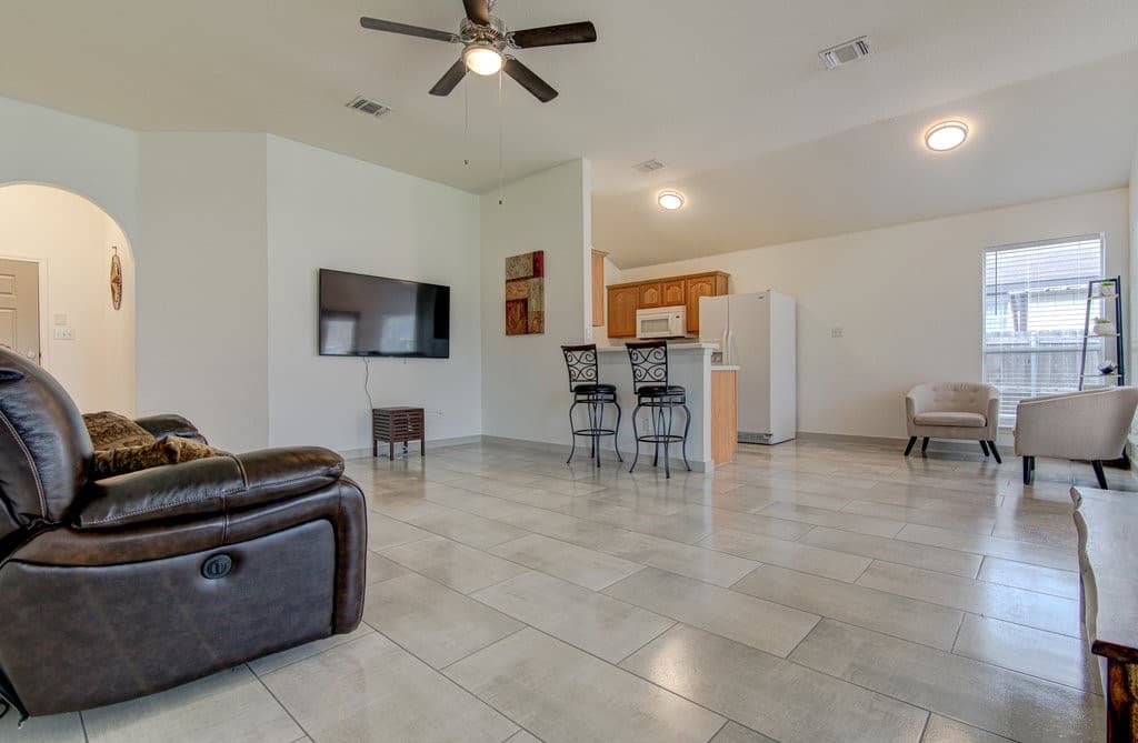 1144 Woodlands Dr