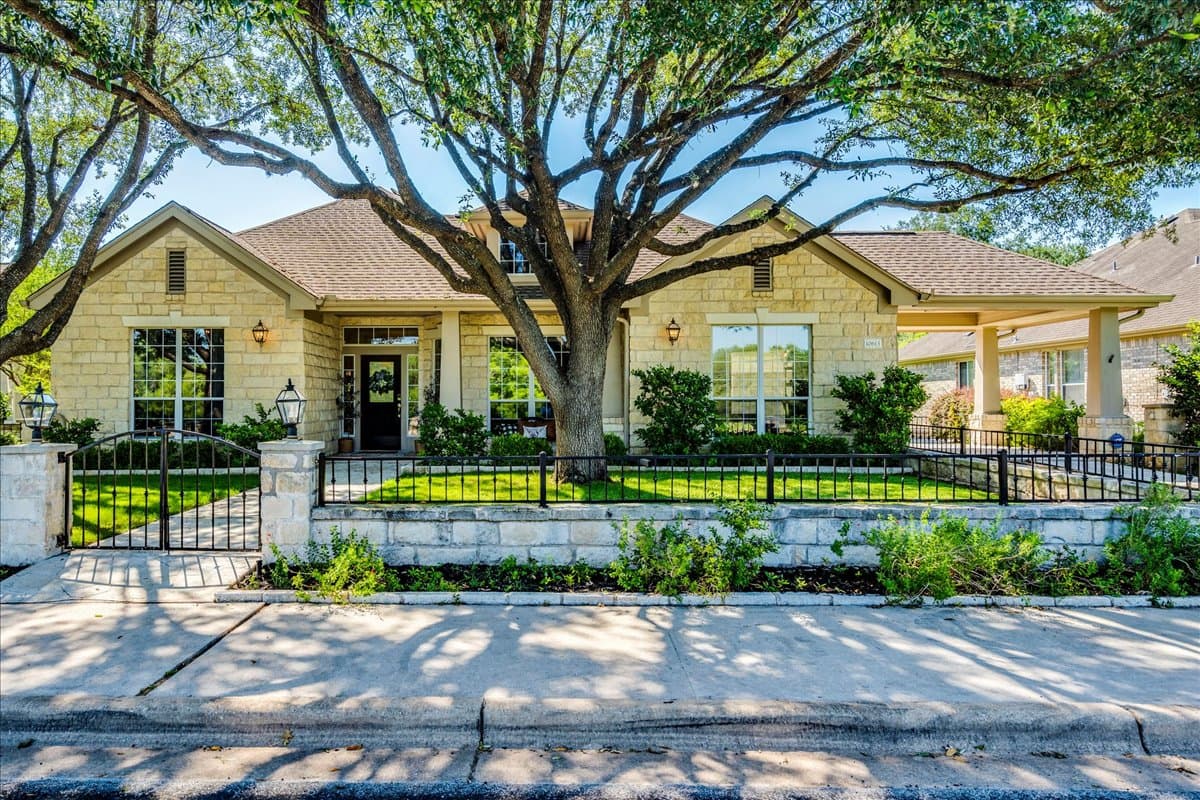 10613 River Plantation Dr