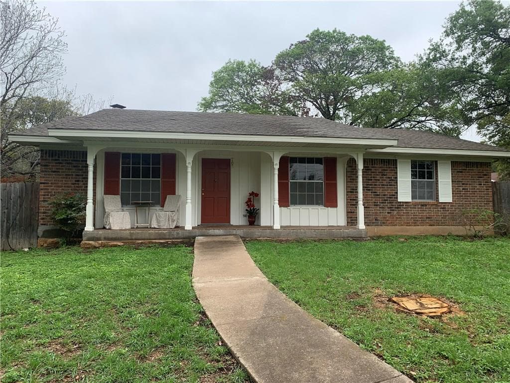 703 Country Club Rd