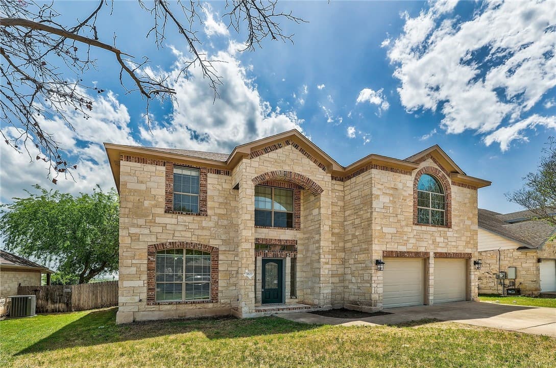 3827 Laurel Ridge Dr