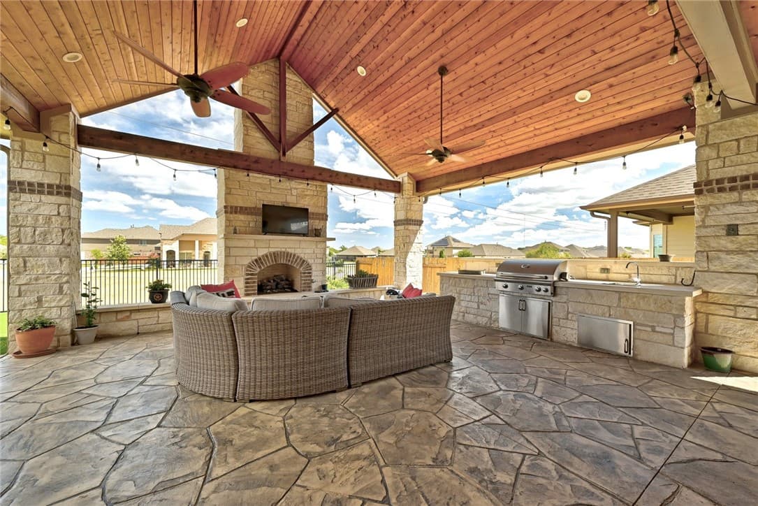 220 Blue Waterleaf Ln