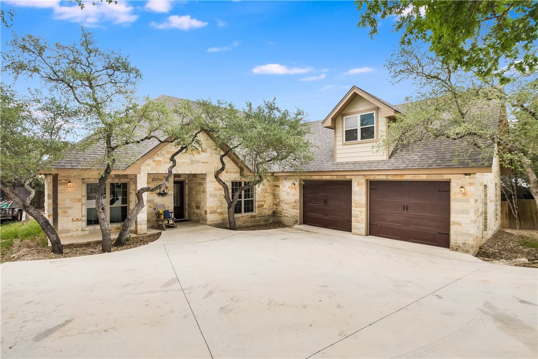 Main property image