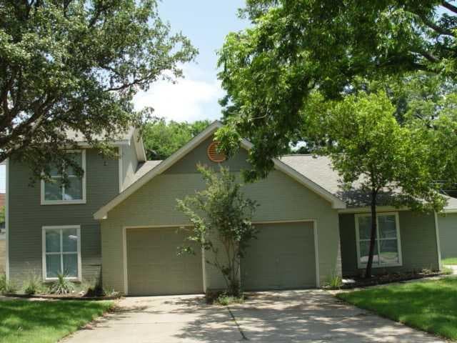 1202 Danbury Sq