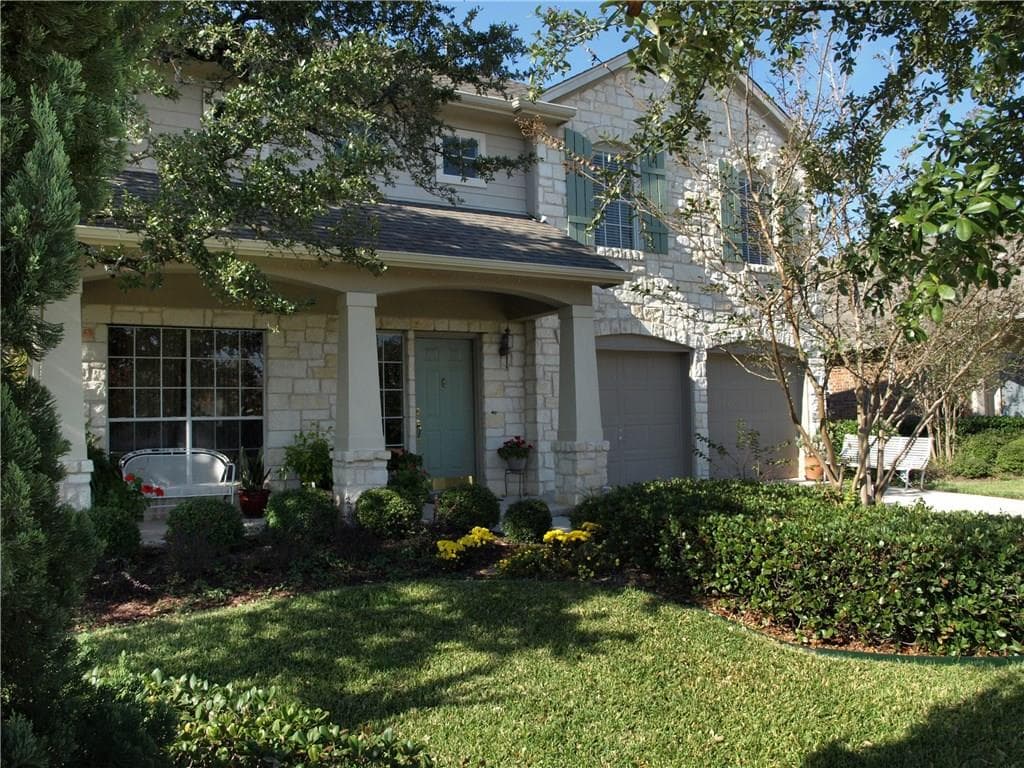 2301 Garrett Cv