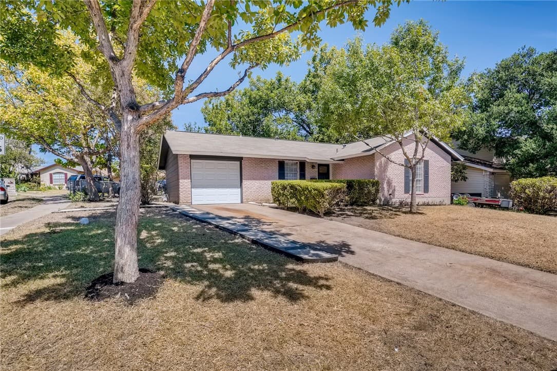 8700 Bridgeport Dr