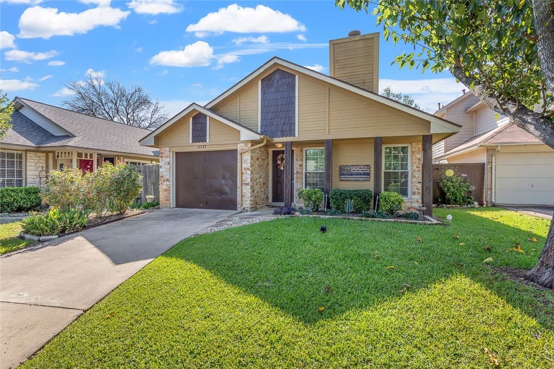 16729 Village Oak Loop