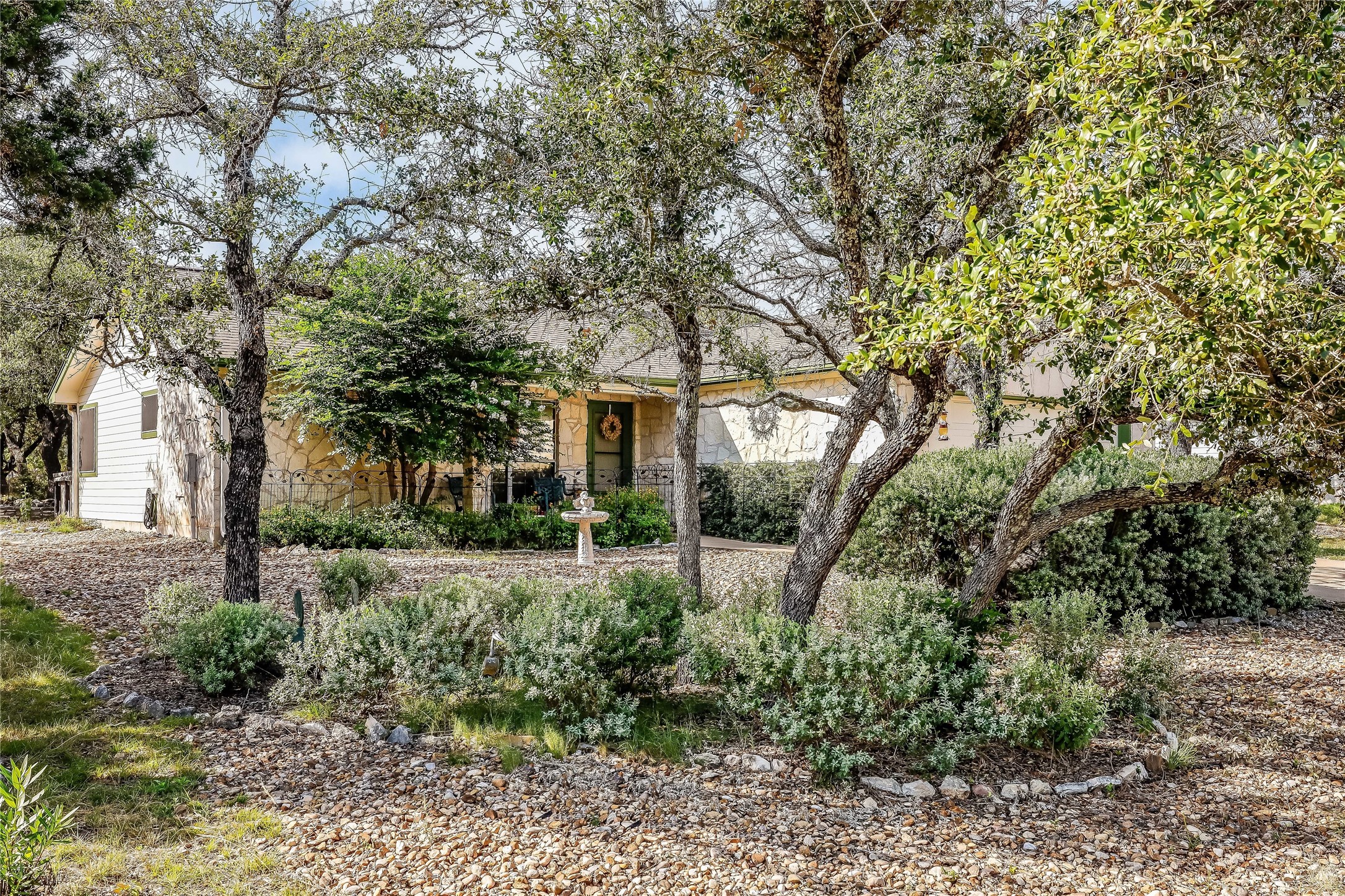 2704 Whittier Cv