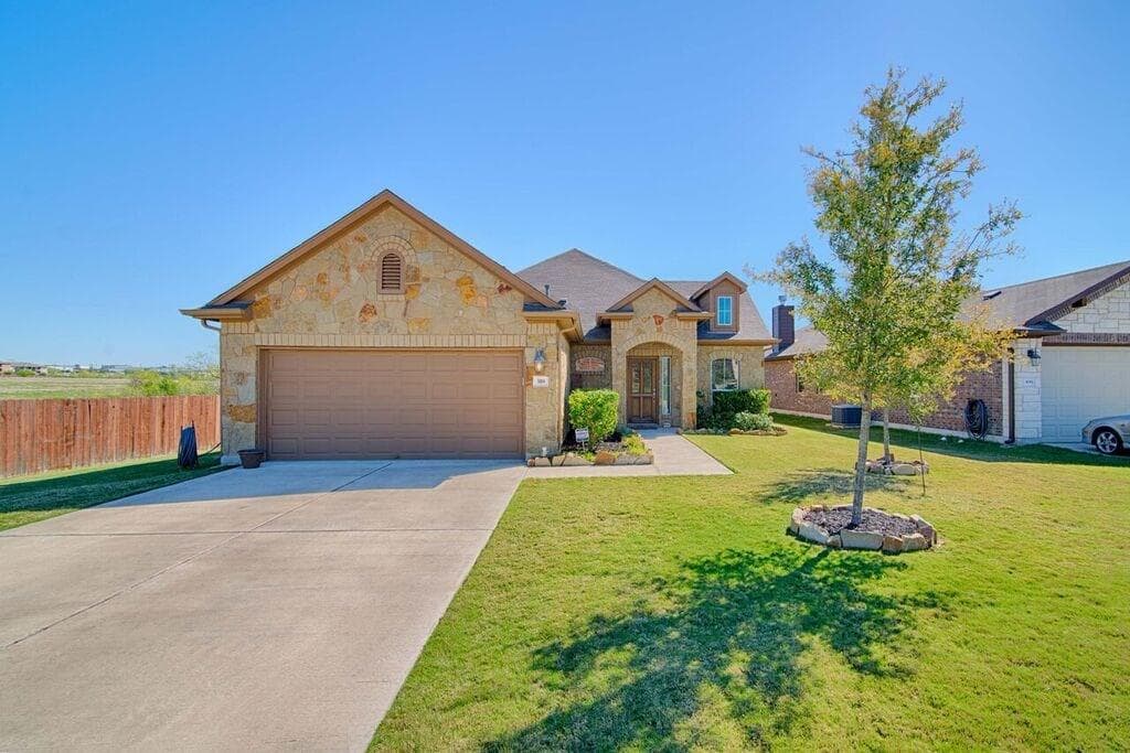 318 Blossom Valley Strm