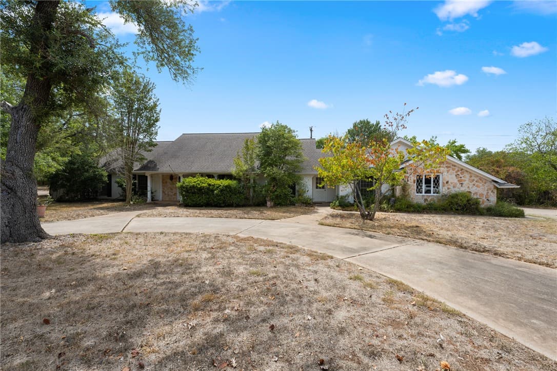 3707 Saddlestring Trl