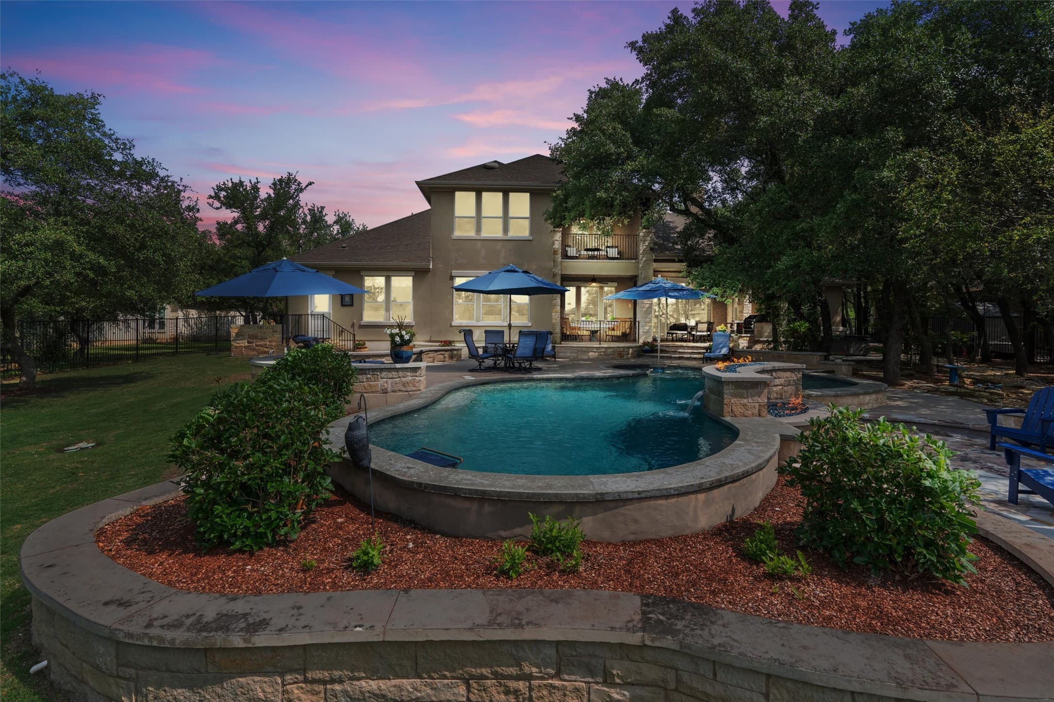 3004 Vista Heights Dr