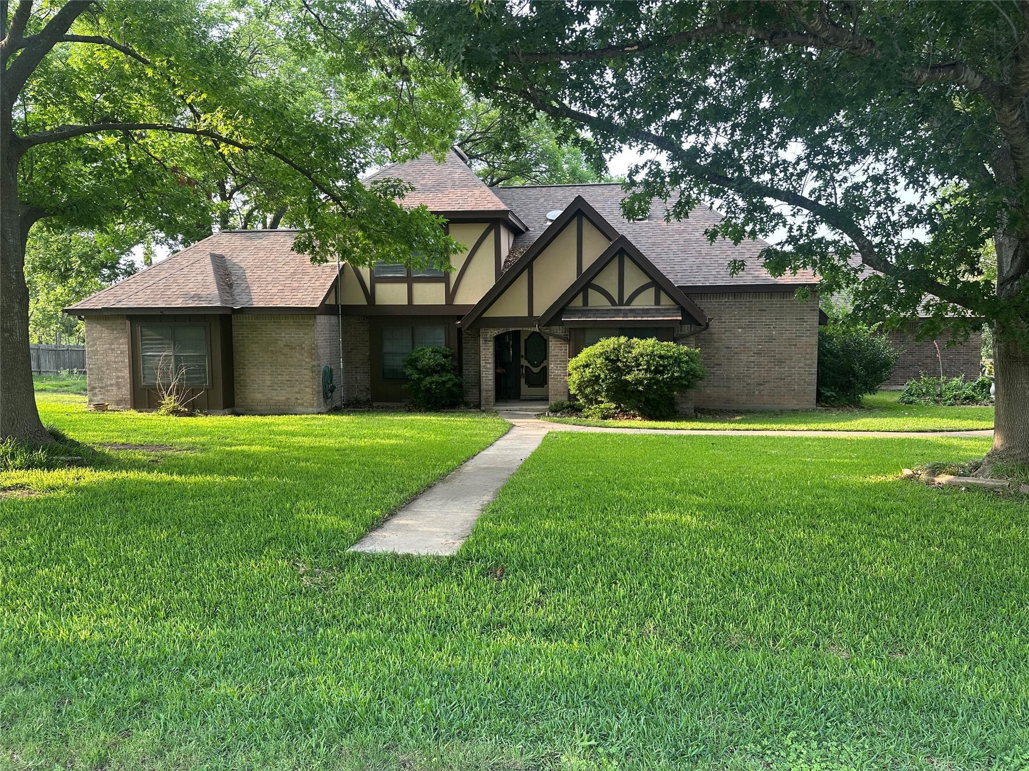 26 Woodland Ln