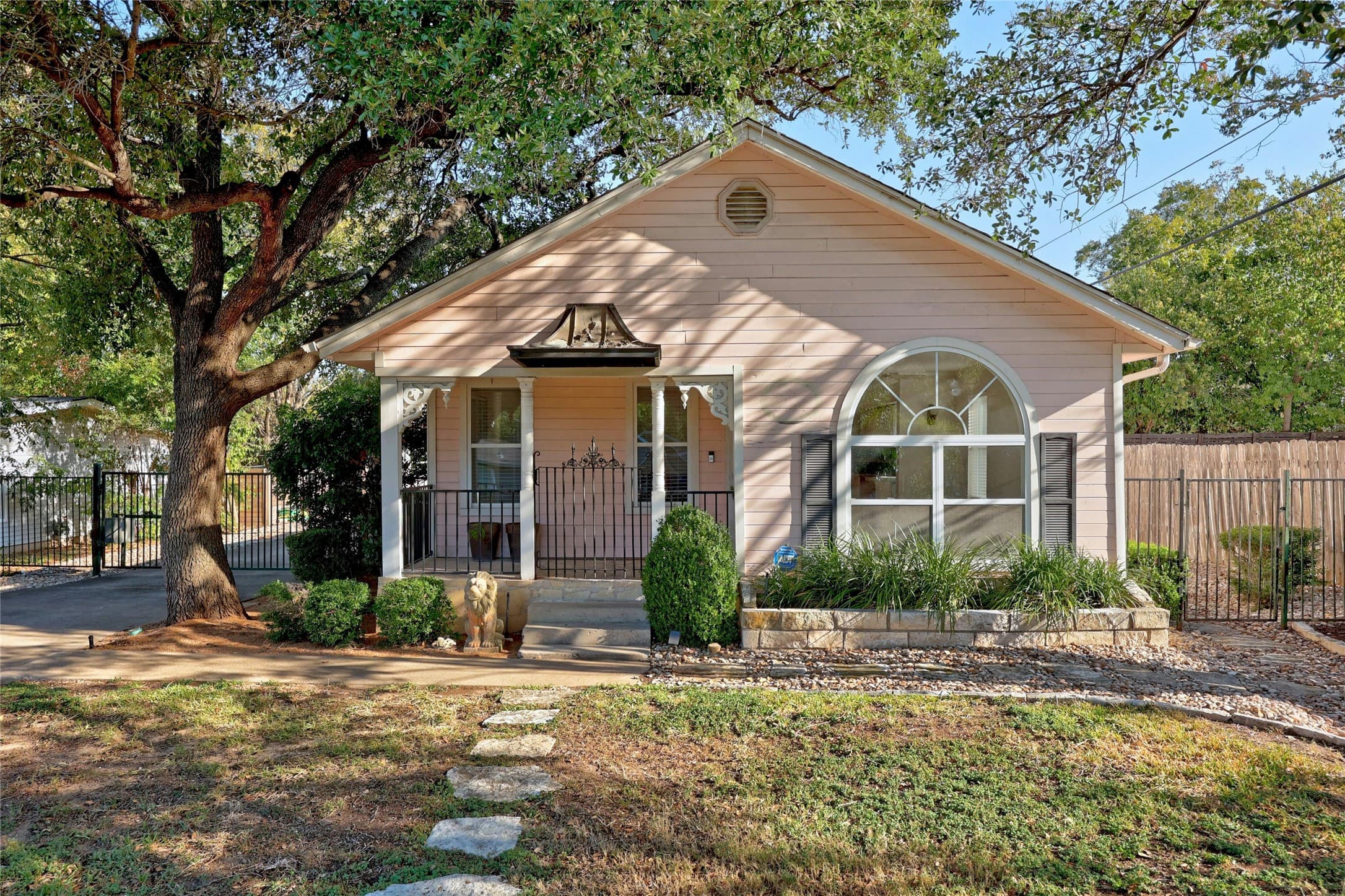 2108 Mahone Ave