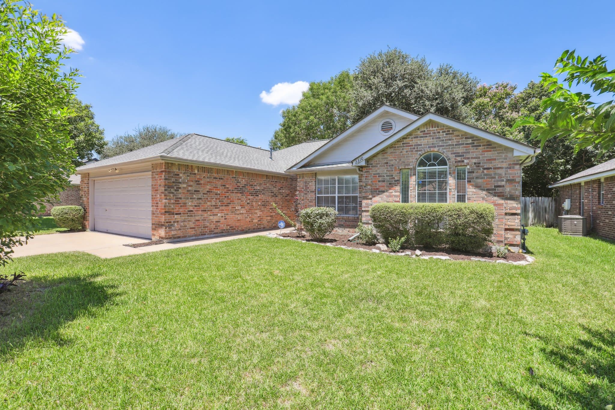 2301 Sycamore Trl