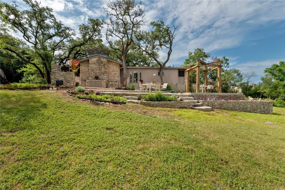 610 Lancelot Way