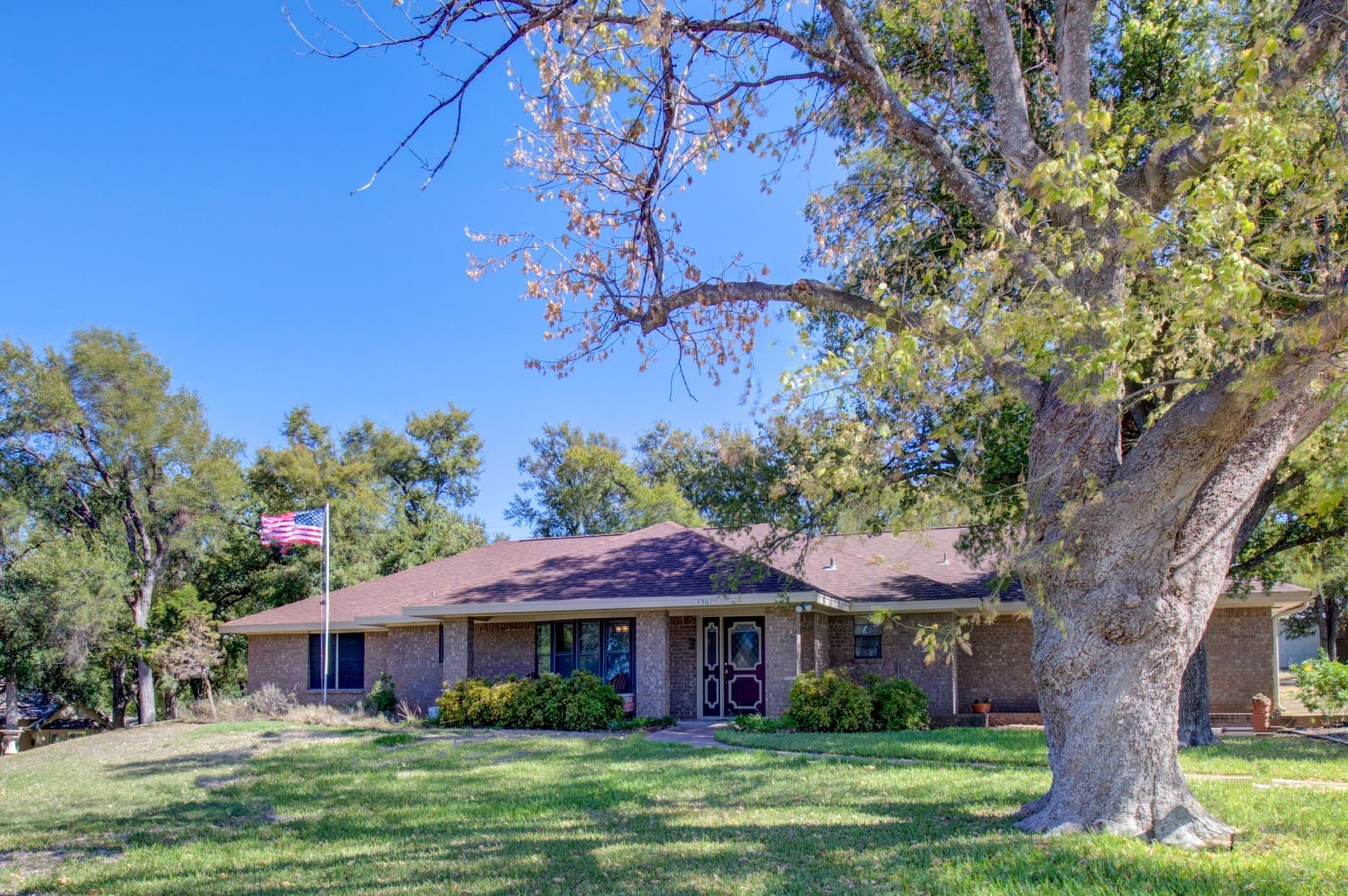 3301 W Scenic Loop