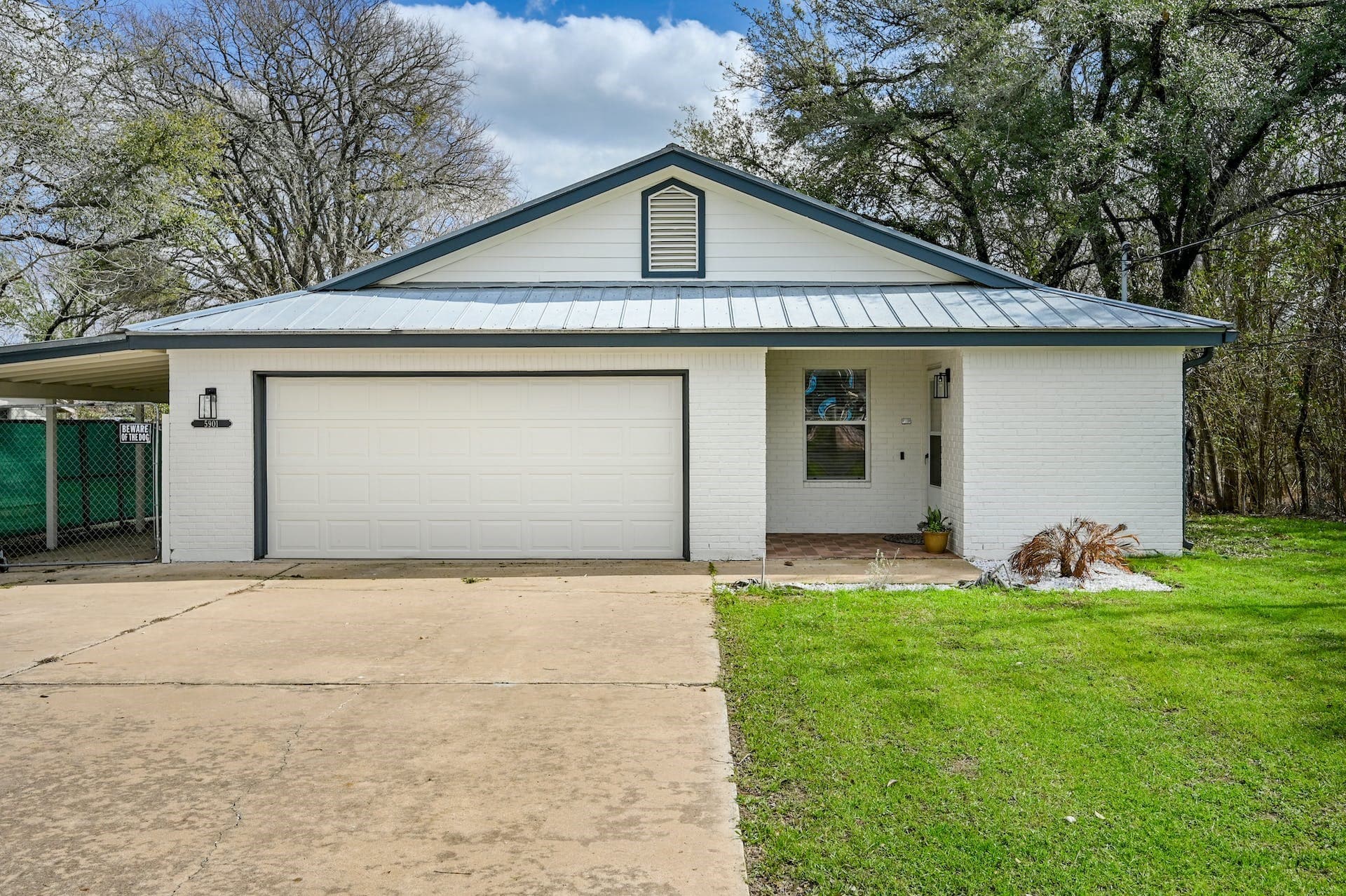 5901 Lakeside Trl