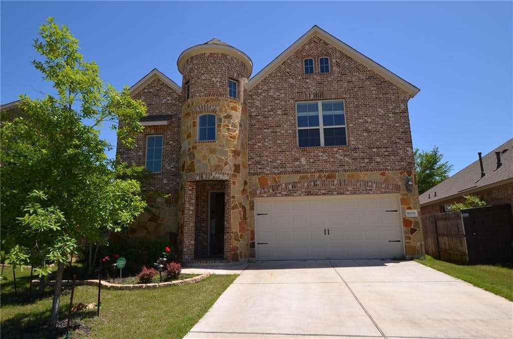 9209 Bentley Garner Ln