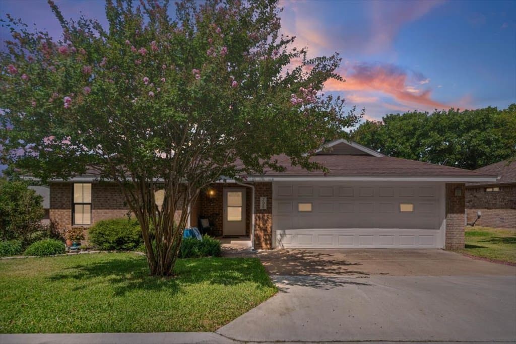 708 Cottonwood Dr