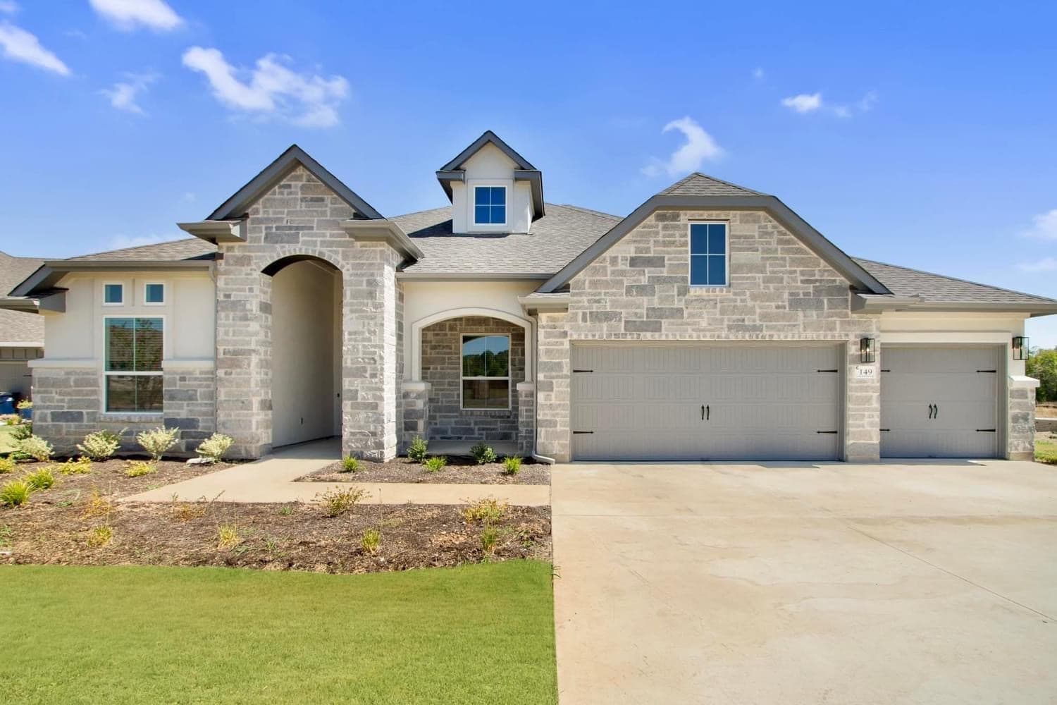 116 Mcnaughton Dr