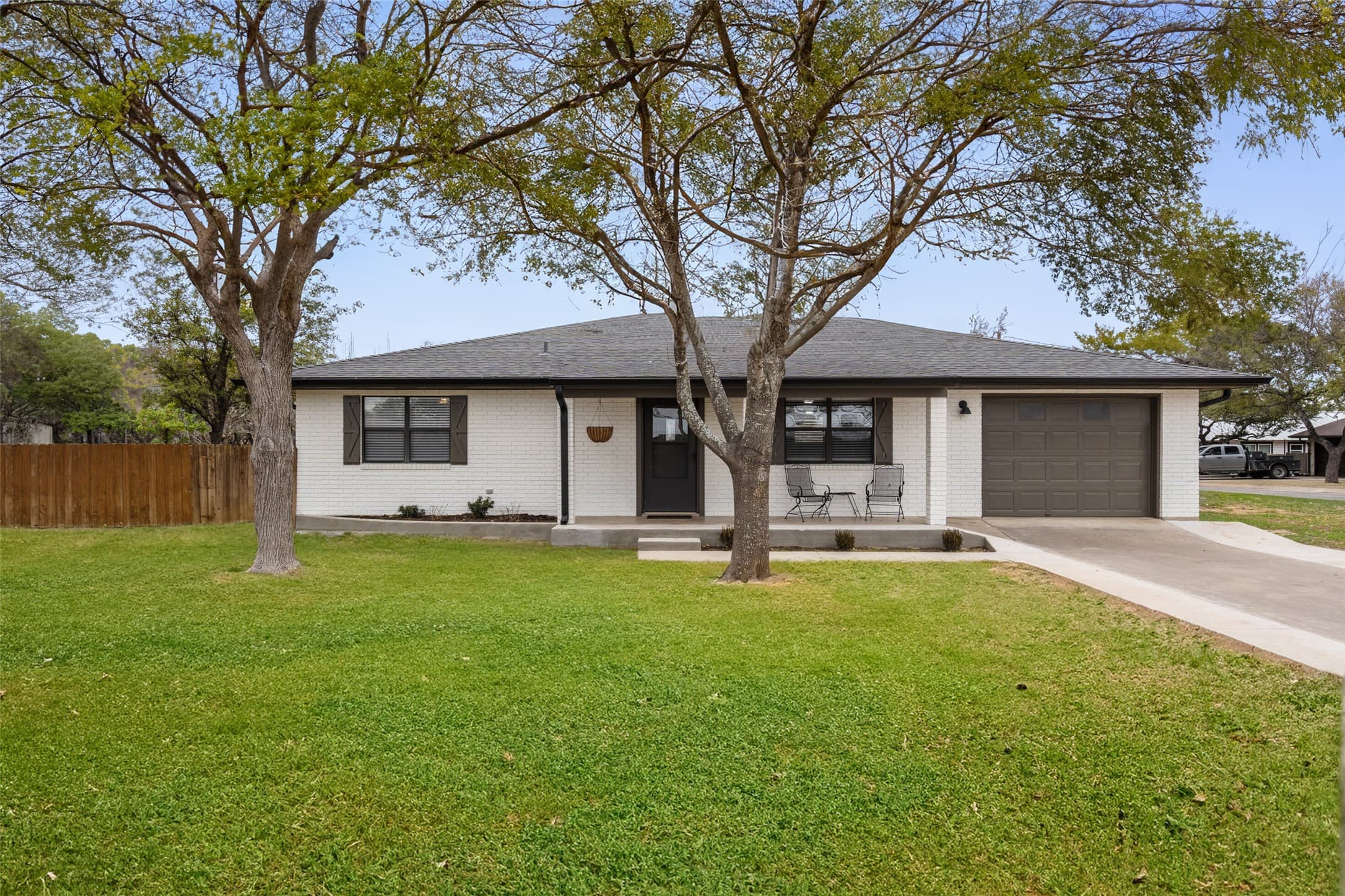600 Liveoak Dr