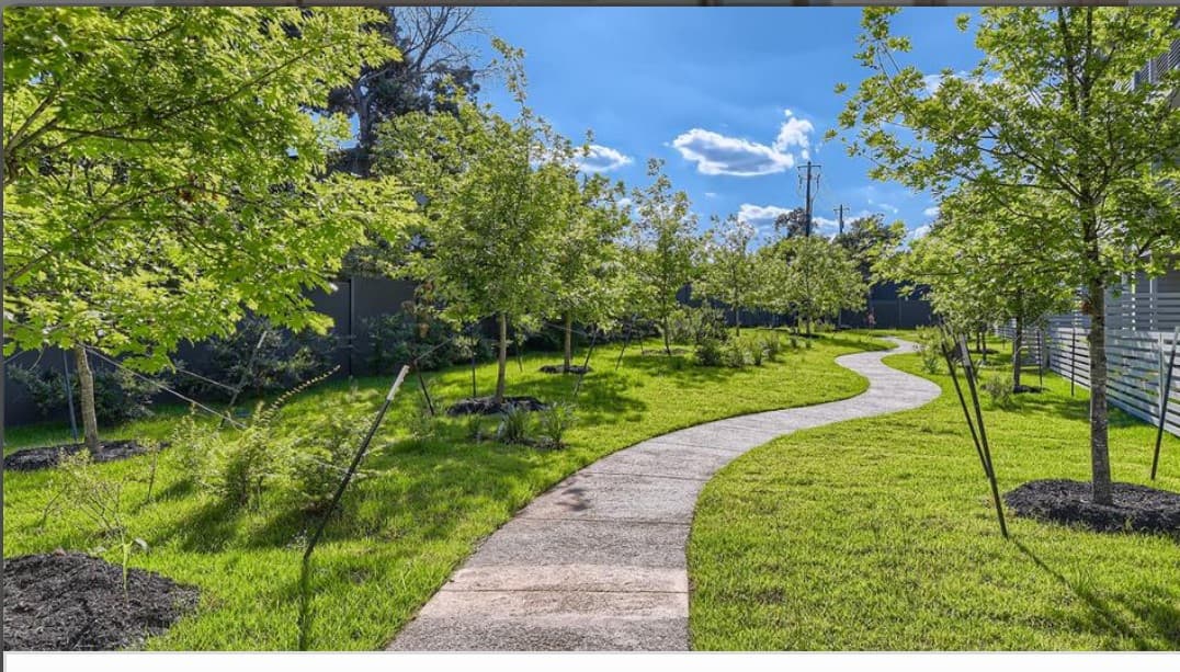 4004 Banister Ln Unit 106