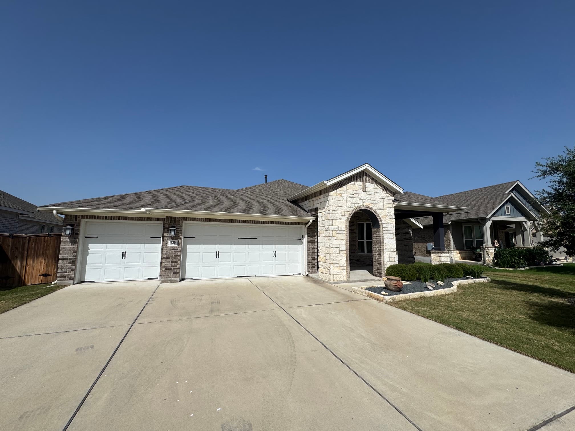 1136 Olympic Ln