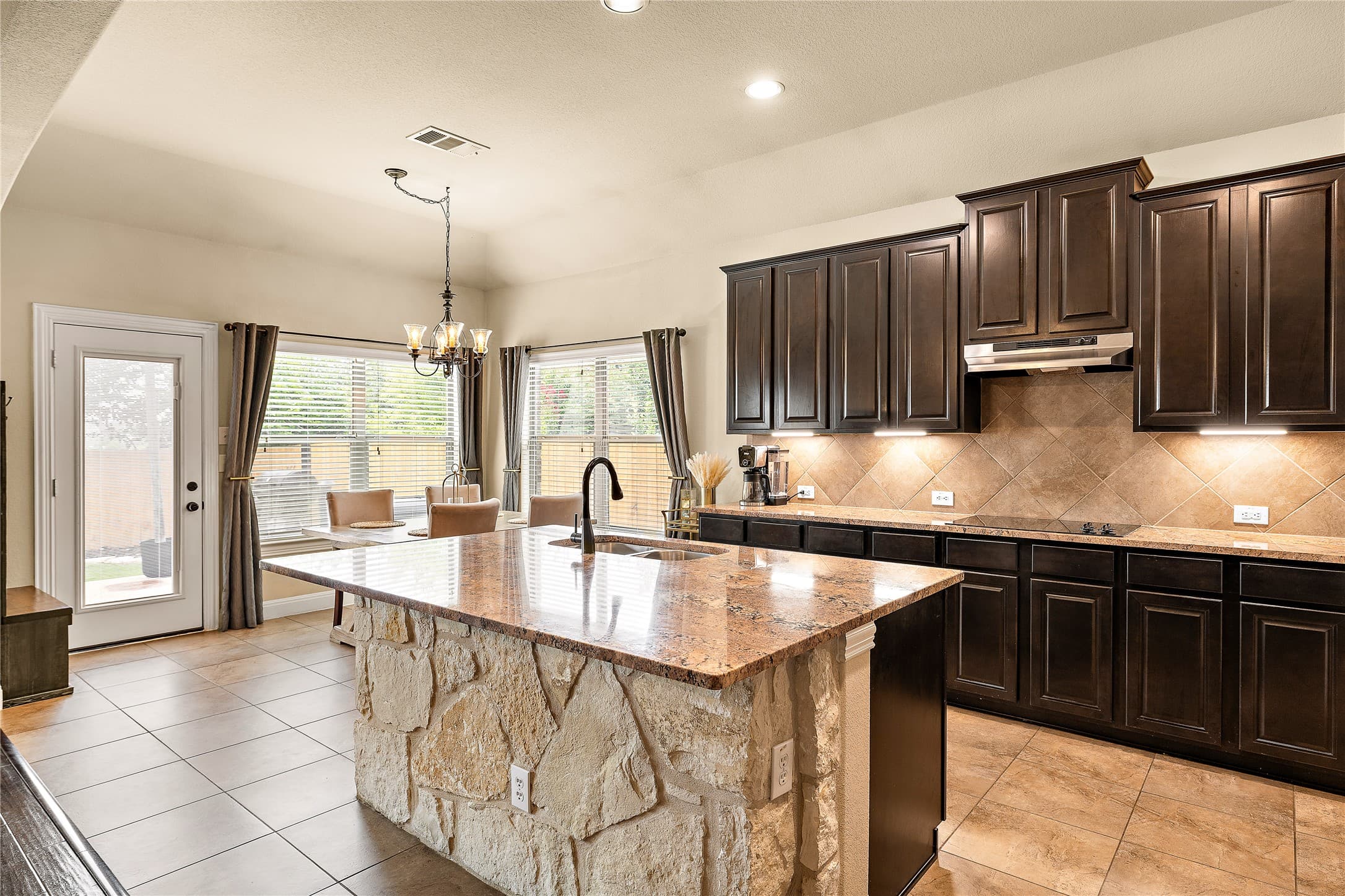Main property image