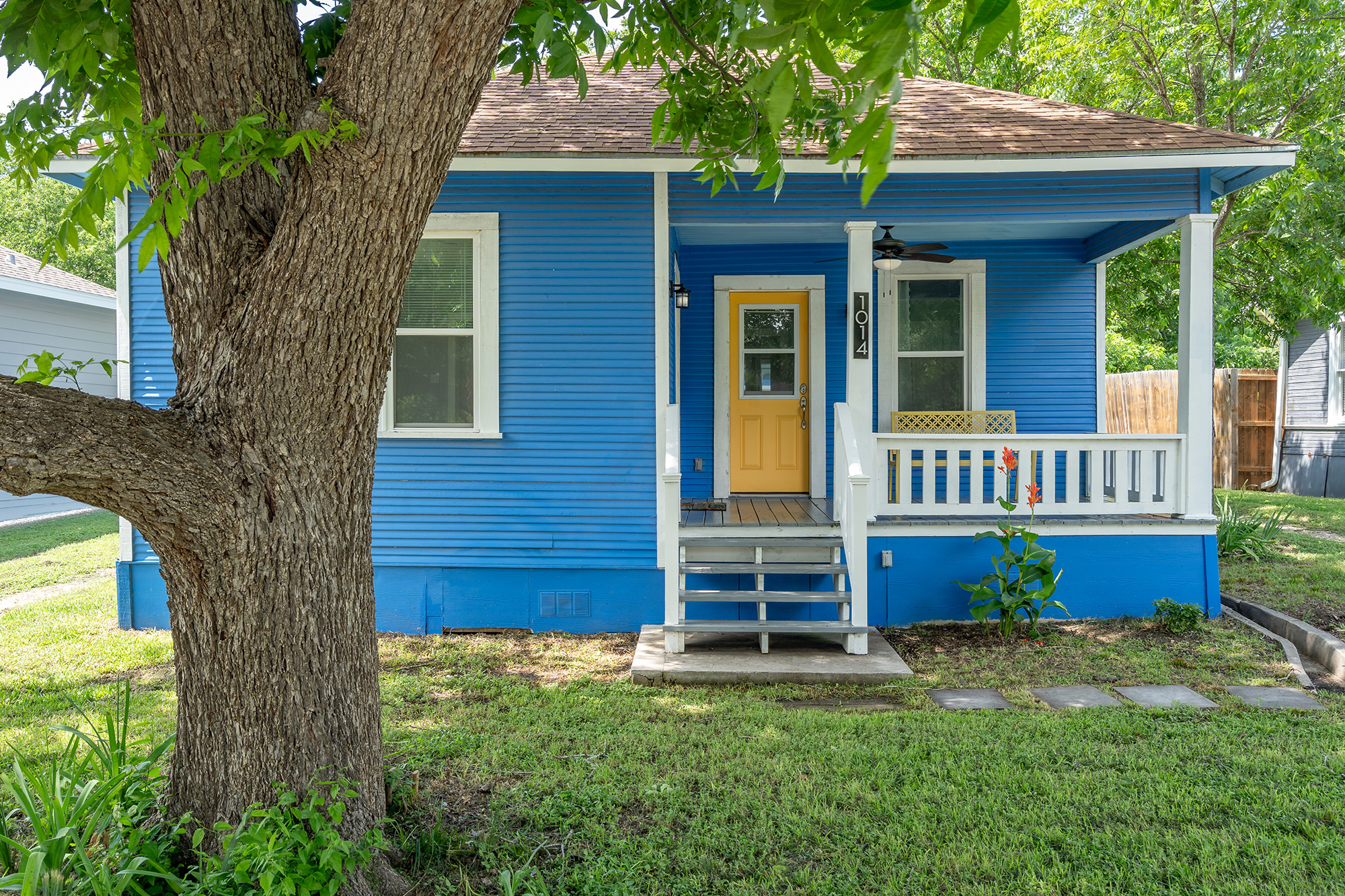 1014 W 6th St