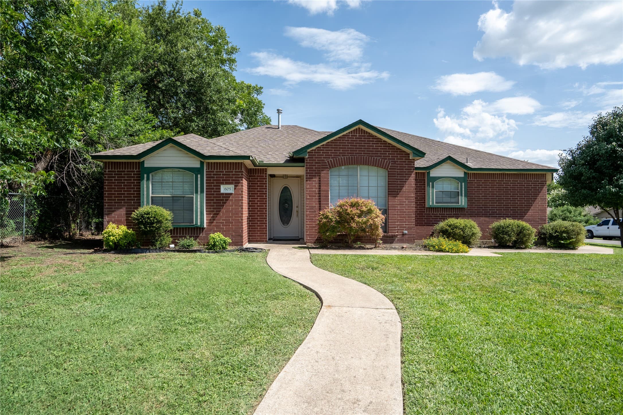 605 Drake Ln